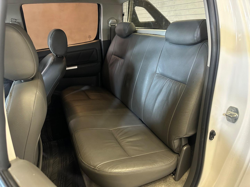 Foto do veículo TOYOTA HILUX  2.7 VVT-I FLEX CD SRV 4X2 AUTOMÁTICO 2015 138.272 KM 116.900,00