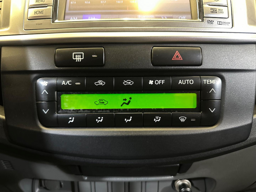 Foto do veículo TOYOTA HILUX  2.7 VVT-I FLEX CD SRV 4X2 AUTOMÁTICO 2015 138.272 KM 116.900,00