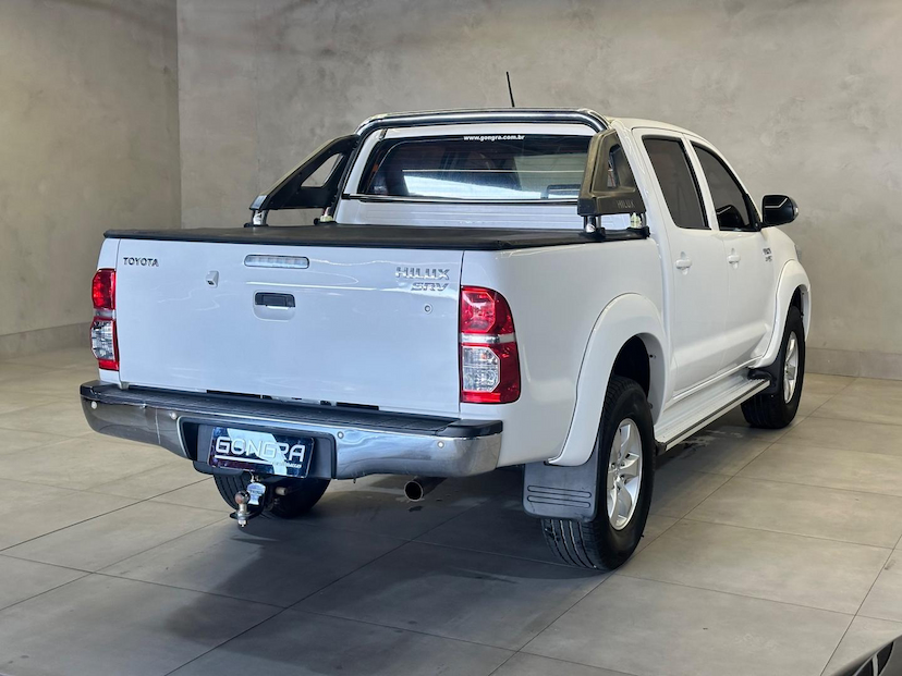 Foto do veículo TOYOTA HILUX  2.7 VVT-I FLEX CD SRV 4X2 AUTOMÁTICO 2015 138.272 KM 116.900,00