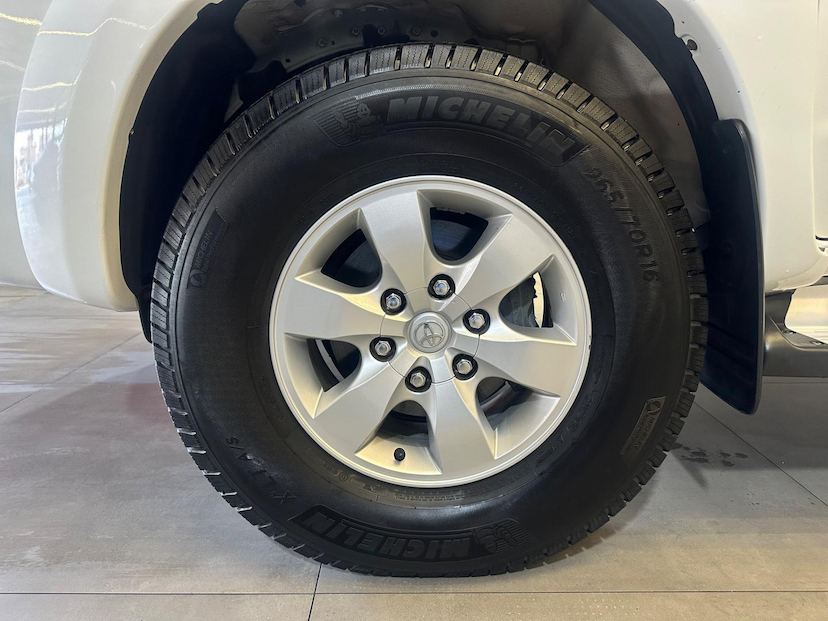 Foto do veículo TOYOTA HILUX  2.7 VVT-I FLEX CD SRV 4X2 AUTOMÁTICO 2015 138.272 KM 116.900,00