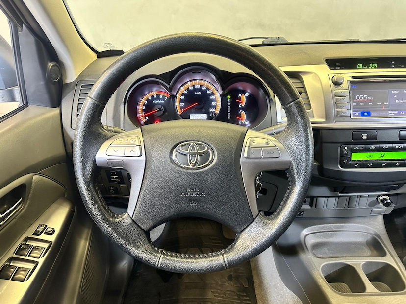 Foto do veículo TOYOTA HILUX  2.7 VVT-I FLEX CD SRV 4X2 AUTOMÁTICO 2015 138.272 KM 116.900,00