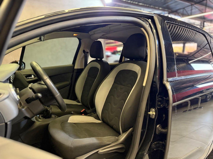 Foto do veículo CITROËN C3  90M TENDANCE 2015 122.174 KM 42.900,00