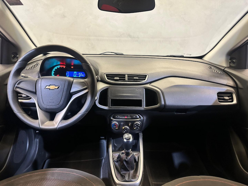 Foto do veículo CHEVROLET ONIX  1.4 MT LT 2016 68.731 KM 56.900,00