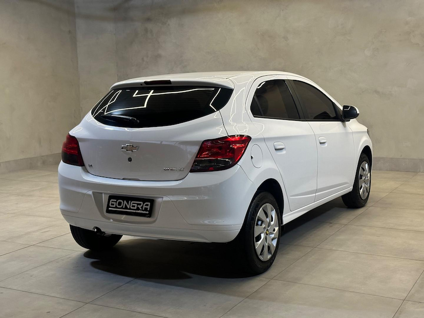 Foto do veículo CHEVROLET ONIX  1.4 MT LT 2016 68.731 KM 56.900,00