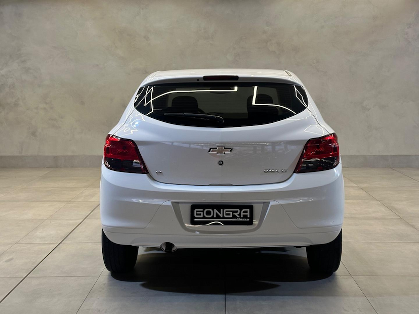 Foto do veículo CHEVROLET ONIX  1.4 MT LT 2016 68.731 KM 56.900,00