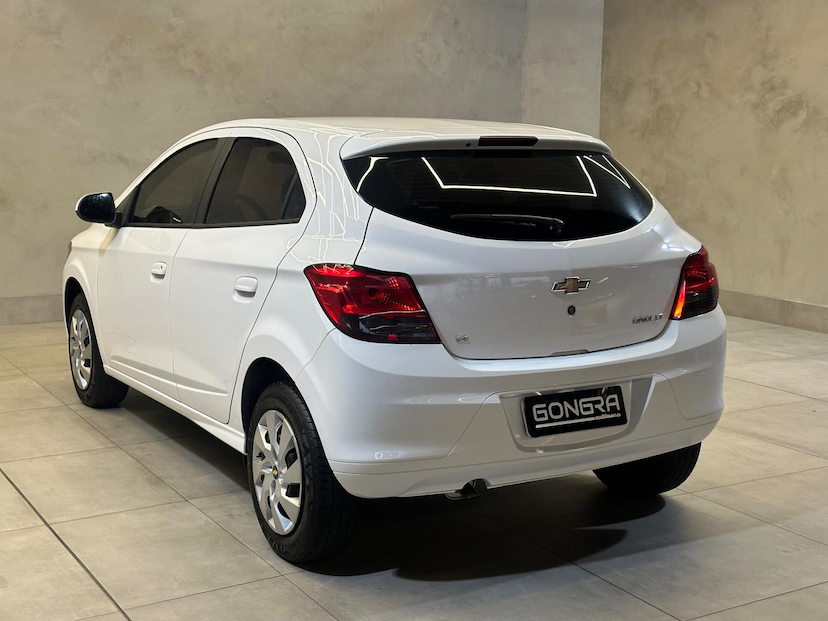 Foto do veículo CHEVROLET ONIX  1.4 MT LT 2016 68.731 KM 56.900,00