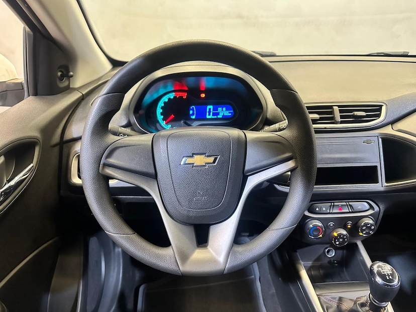 Foto do veículo CHEVROLET ONIX  1.4 MT LT 2016 68.731 KM 56.900,00