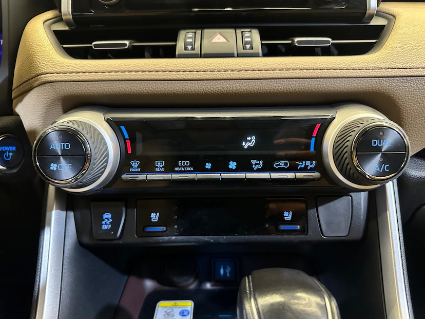 Foto do veículo TOYOTA RAV4 H 25L SX4WD 2019 71.769 KM 166.900,00