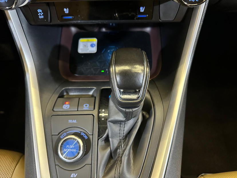 Foto do veículo TOYOTA RAV4 H 25L SX4WD 2019 71.769 KM 166.900,00