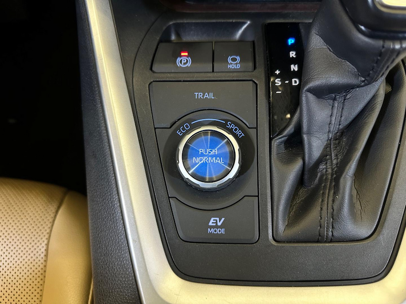 Foto do veículo TOYOTA RAV4 H 25L SX4WD 2019 71.769 KM 166.900,00