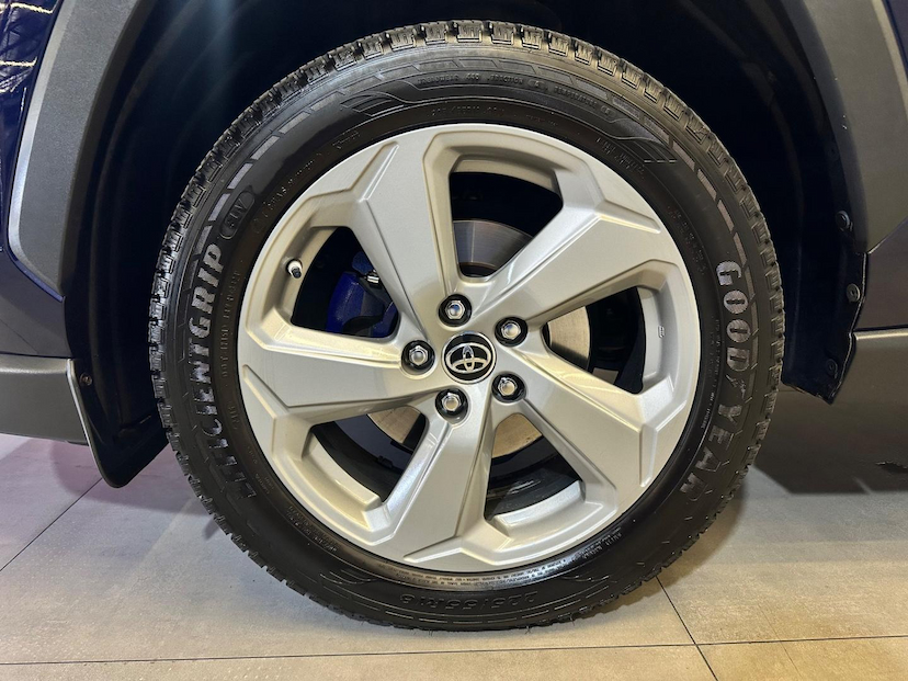 Foto do veículo TOYOTA RAV4 H 25L SX4WD 2019 71.769 KM 166.900,00
