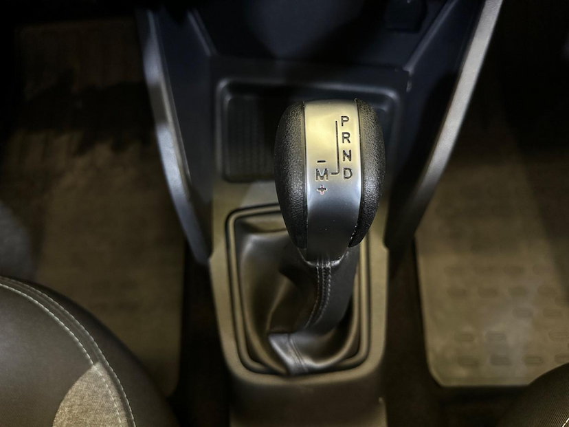 Foto do veículo RENAULT DUSTER  ZEN 1.6 CVT 2022 45.450 KM 84.900,00