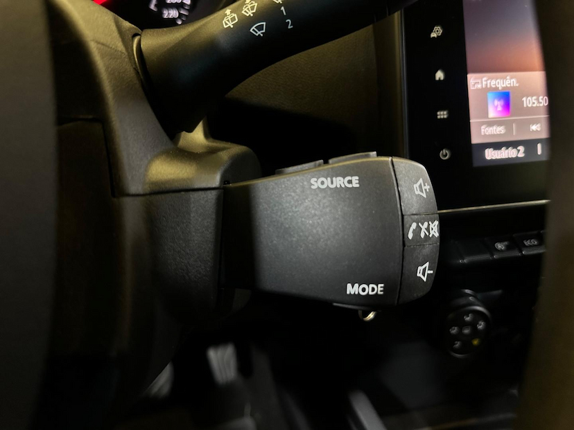 Foto do veículo RENAULT DUSTER  ZEN 1.6 CVT 2022 45.450 KM 84.900,00