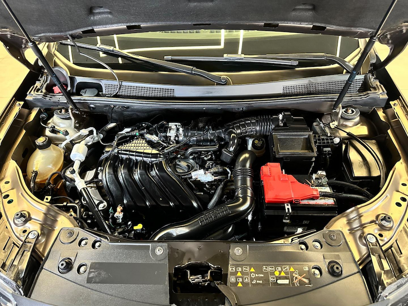 Foto do veículo RENAULT DUSTER  ZEN 1.6 CVT 2022 45.450 KM 84.900,00