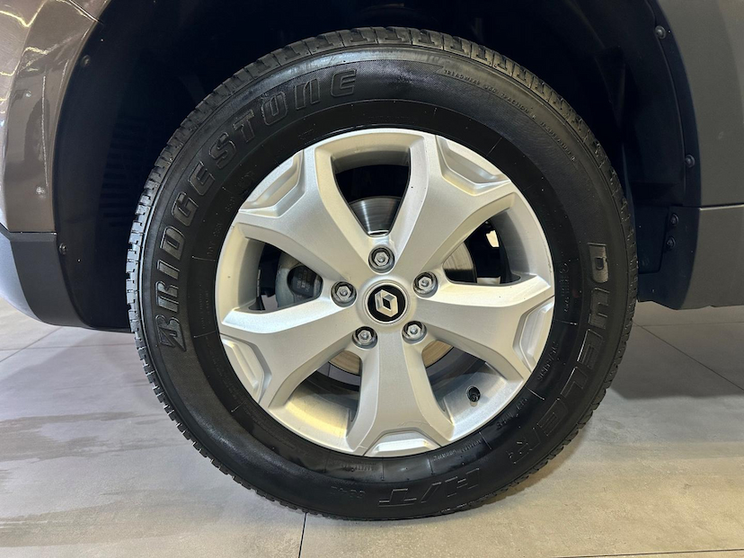 Foto do veículo RENAULT DUSTER  ZEN 1.6 CVT 2022 45.450 KM 84.900,00