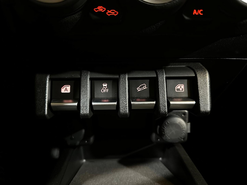 Foto do veículo SUZUKI JIMNY  SIERRA 4STYLE ALLGRIP 1.5 16V AUT. 2025 141 KM 189.900,00