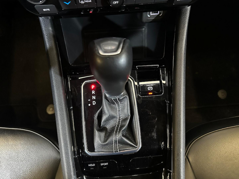 Foto do veículo JEEP COMPASS  LONG TF 2023 30.352 KM 138.900,00
