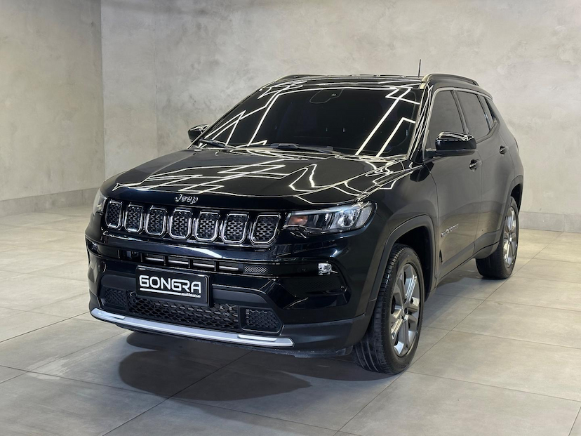 Foto do veículo JEEP COMPASS  LONG TF 2023 30.352 KM 138.900,00