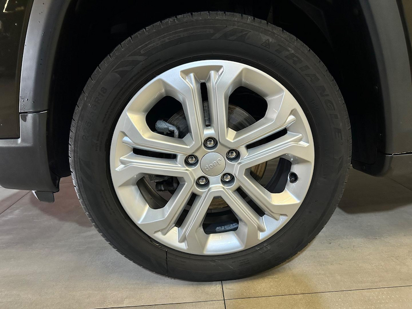 Foto do veículo JEEP COMPASS  LONG TF 2022 35.338 KM 124.900,00