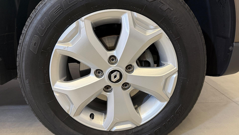 Foto do veículo RENAULT DUSTER  INT16 CVT 2021 93.921 KM 79.900,00