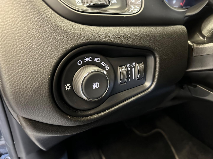 Foto do veículo JEEP RENEGADE  LGTD T270 2024 5.741 KM 124.900,00