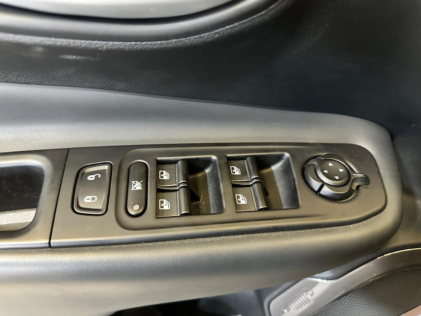 Foto do veículo JEEP RENEGADE  LGTD T270 2024 5.741 KM 124.900,00