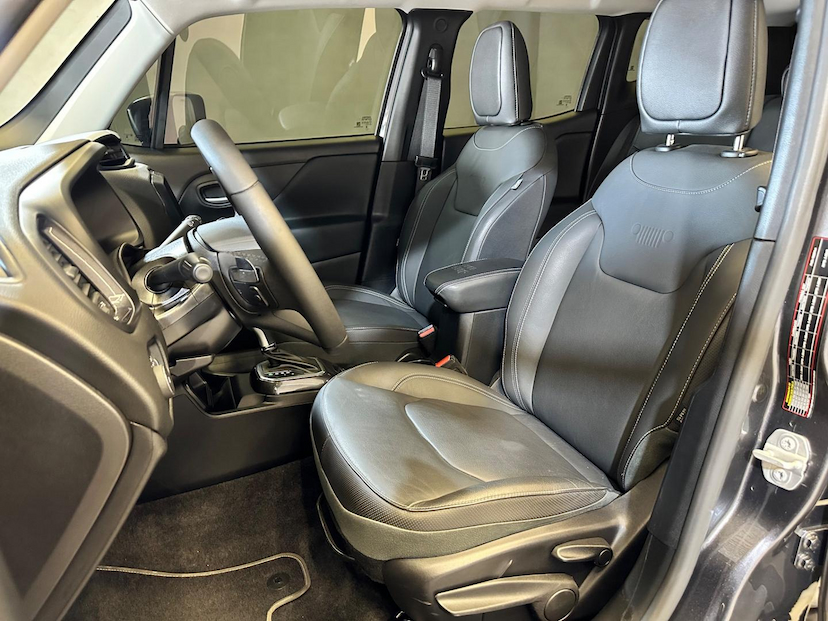 Foto do veículo JEEP RENEGADE  LGTD T270 2024 5.741 KM 124.900,00