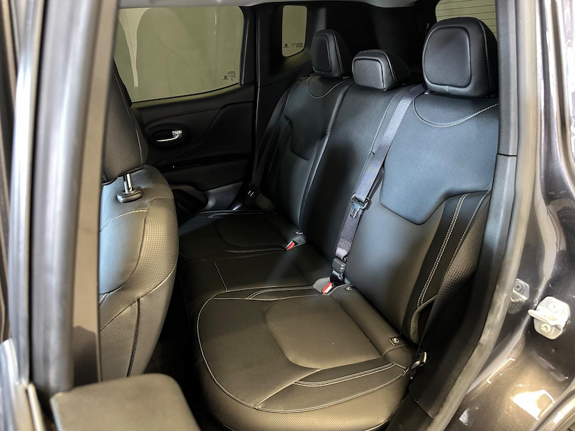 Foto do veículo JEEP RENEGADE  LGTD T270 2024 5.741 KM 124.900,00