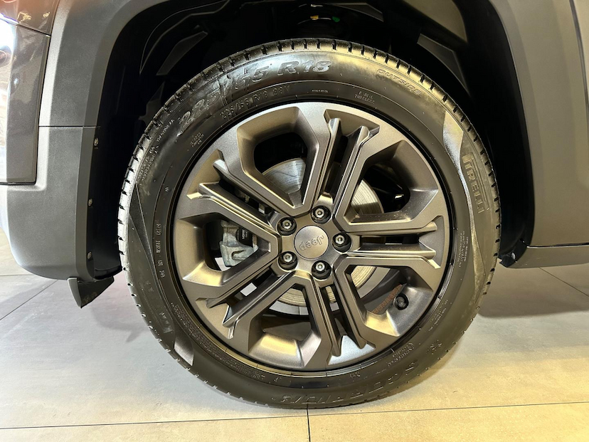Foto do veículo JEEP RENEGADE  LGTD T270 2024 5.741 KM 124.900,00