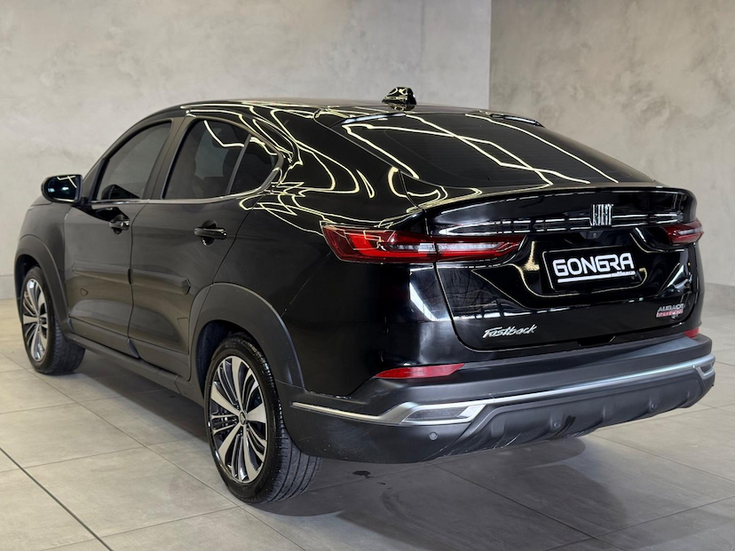 Foto do veículo FIAT FASTBACK  AUDACE TURBO 200 FLEX AT 4P 2023 12.120 KM 112.900,00
