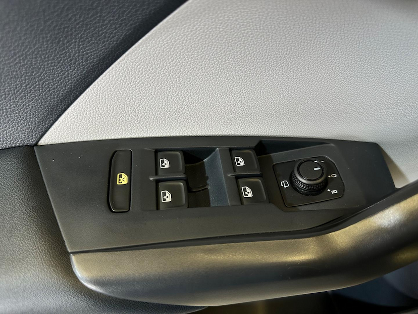 Foto do veículo VOLKSWAGEN T-CROSS  HL TSI 2024 24.873 KM 139.900,00