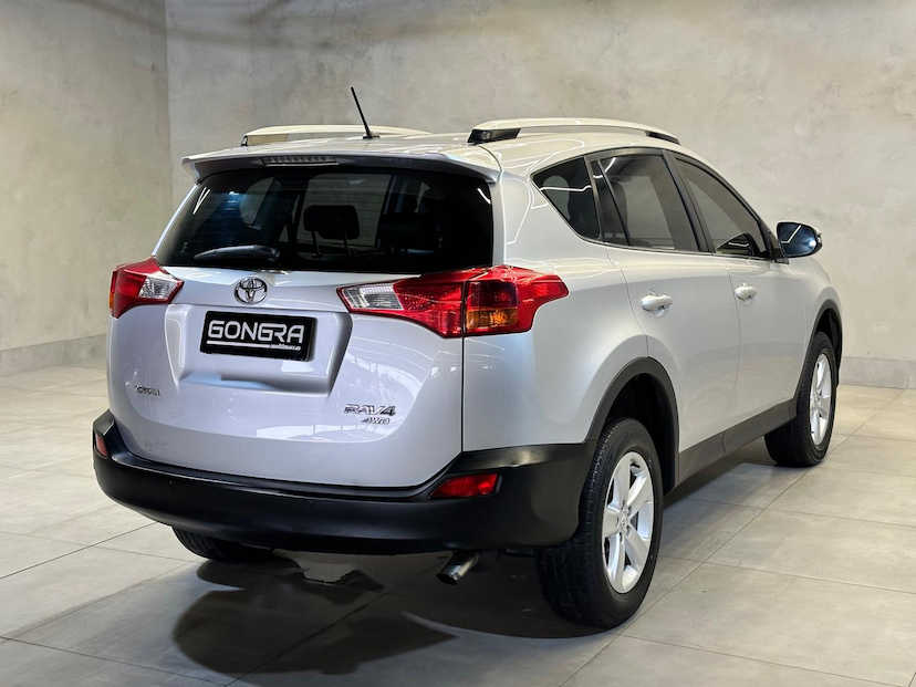 Foto do veículo TOYOTA RAV4  2.0 4X4 16V GASOLINA 4P AUT 2014 101.951 KM 94.900,00