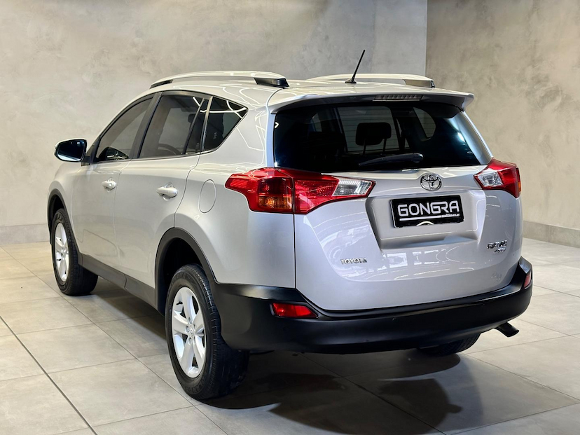 Foto do veículo TOYOTA RAV4  2.0 4X4 16V GASOLINA 4P AUT 2014 101.951 KM 94.900,00