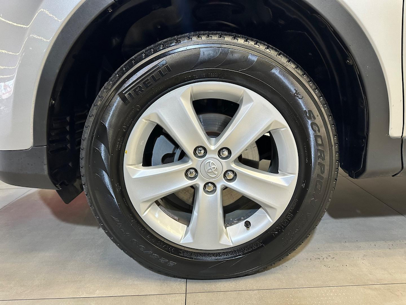 Foto do veículo TOYOTA RAV4  2.0 4X4 16V GASOLINA 4P AUT 2014 101.951 KM 94.900,00