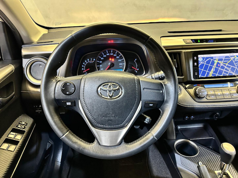 Foto do veículo TOYOTA RAV4  2.0 4X4 16V GASOLINA 4P AUT 2014 101.951 KM 94.900,00