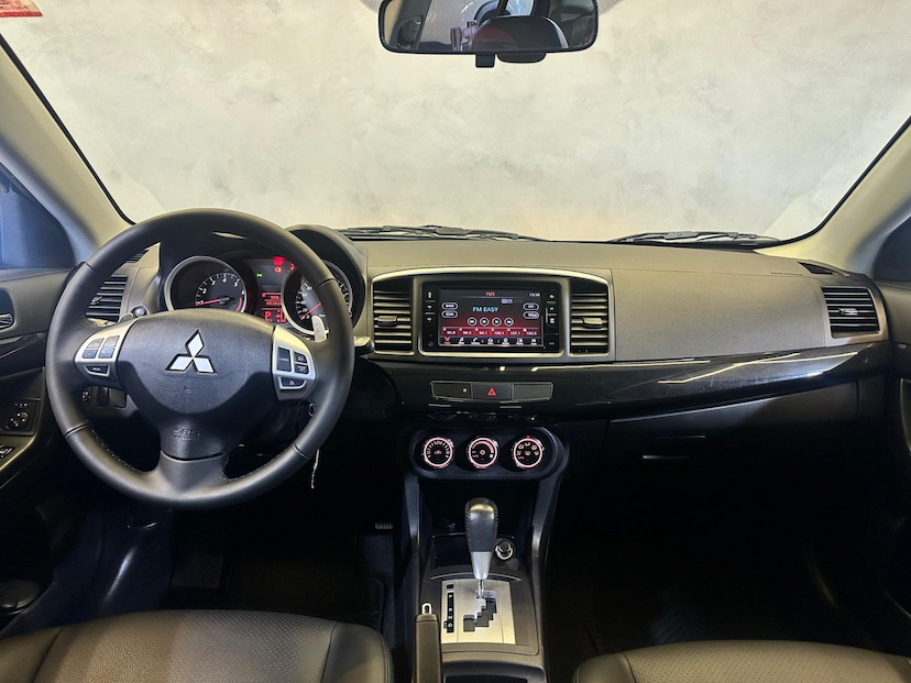 Foto do veículo MITSUBISHI LANCER  2.0 CVT 2019 63.800 KM 76.900,00