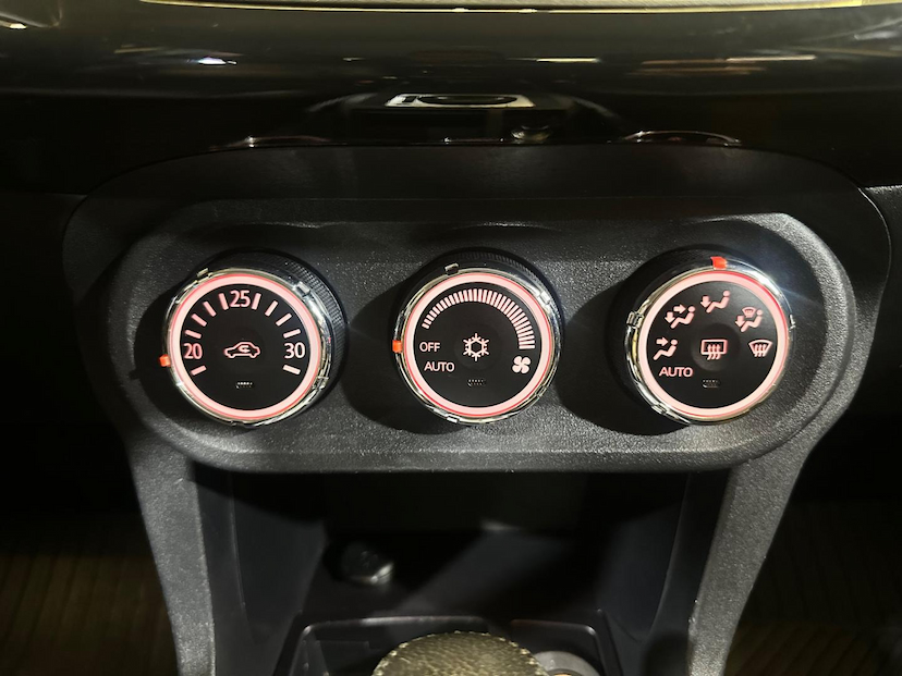 Foto do veículo MITSUBISHI LANCER  2.0 CVT 2019 63.800 KM 76.900,00