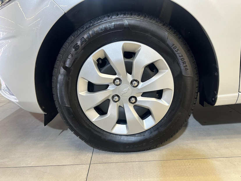Foto do veículo CHEVROLET ONIX  1.0 MT LT 2019 95.280 KM 53.900,00