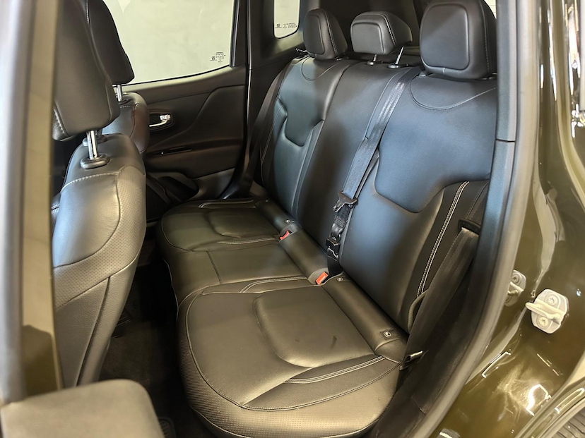 Foto do veículo JEEP RENEGADE  LONGITUDE 4X4 AUTOMATICO 2021 64.980 KM 107.900,00