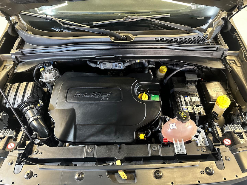 Foto do veículo JEEP RENEGADE  LONGITUDE 4X4 AUTOMATICO 2021 64.980 KM 107.900,00