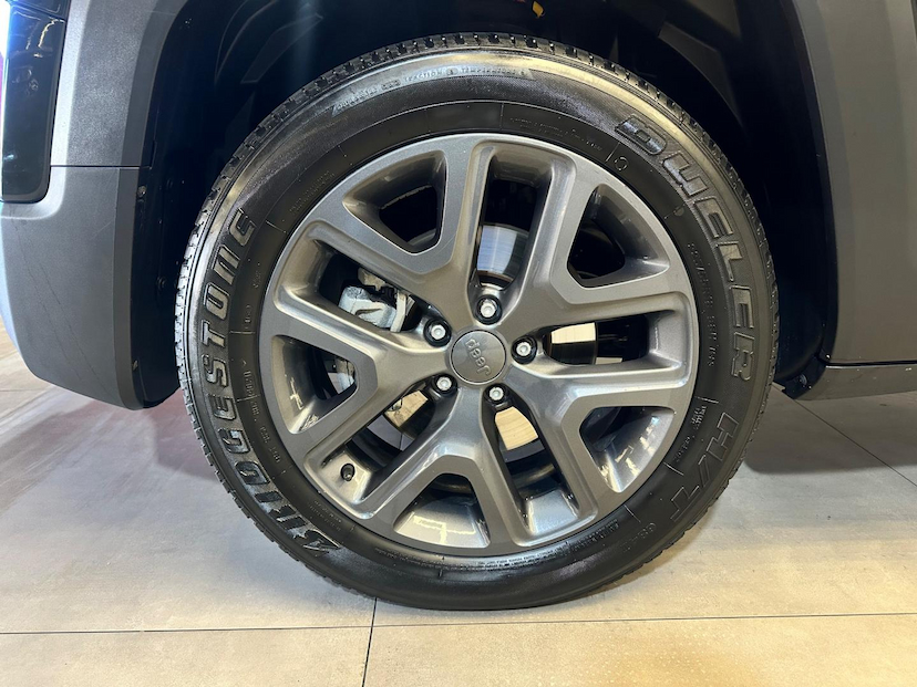 Foto do veículo JEEP RENEGADE  LONGITUDE 4X4 AUTOMATICO 2021 64.980 KM 107.900,00