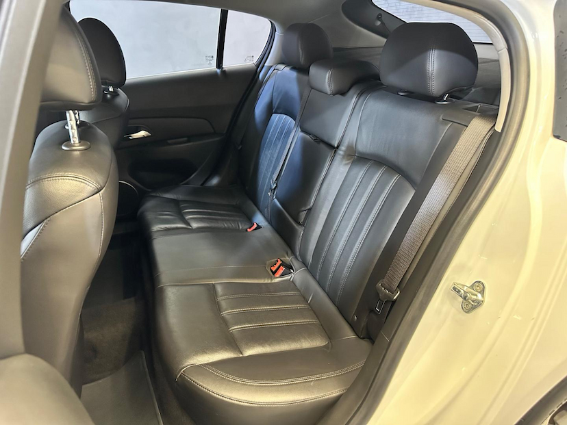 Foto do veículo CHEVROLET CRUZE  LT HB 2014 140.582 KM 62.900,00