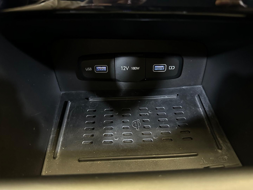 Foto do veículo HYUNDAI CRETA  1.0 TGDI AT6 PLATINUM 2024 25.176 KM 139.900,00