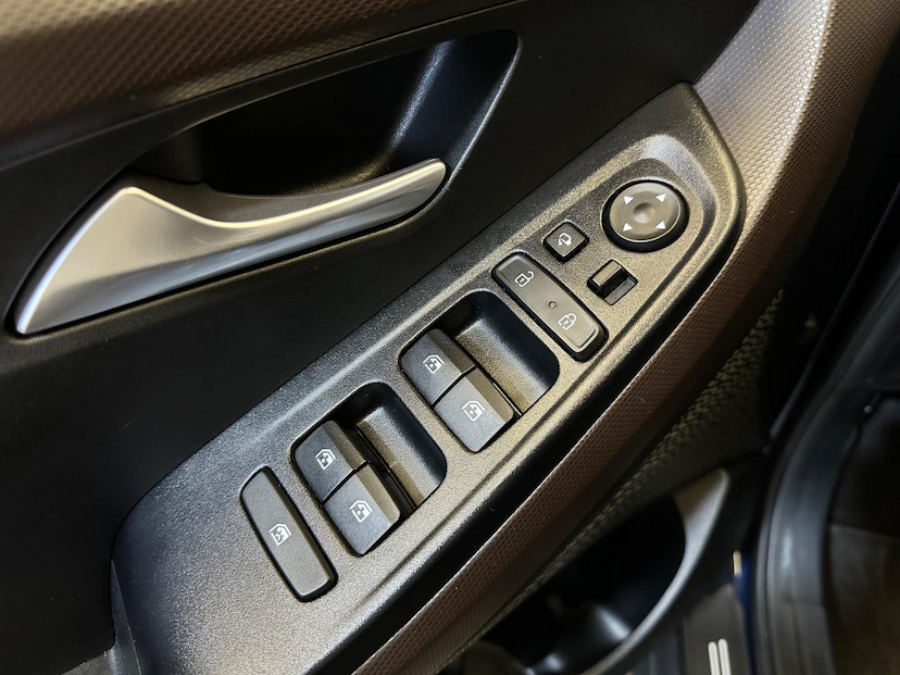 Foto do veículo HYUNDAI CRETA  1.0 TGDI AT6 PLATINUM 2024 25.176 KM 139.900,00