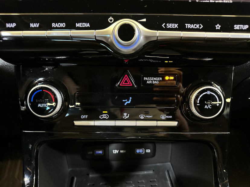 Foto do veículo HYUNDAI CRETA  1.0 TGDI AT6 PLATINUM 2024 25.176 KM 139.900,00