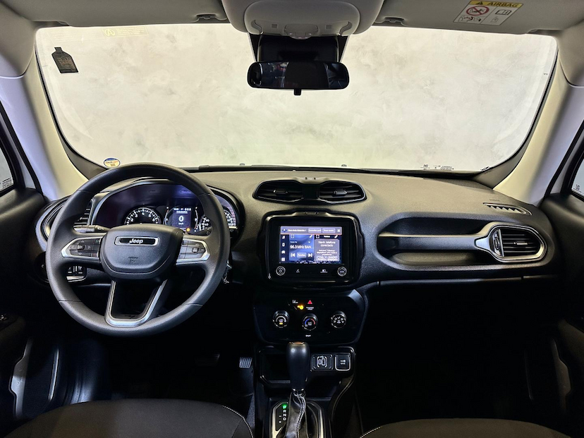 Foto do veículo JEEP RENEGADE  SPT T270 2023 24.800 KM 104.900,00