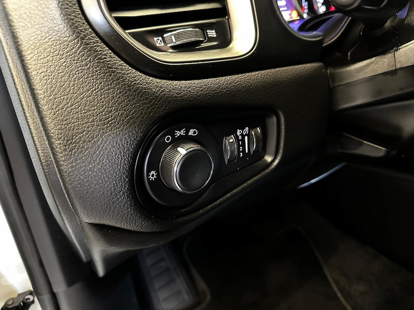 Foto do veículo JEEP RENEGADE  SPT T270 2023 24.800 KM 104.900,00