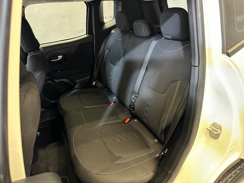Foto do veículo JEEP RENEGADE  SPT T270 2023 24.800 KM 104.900,00