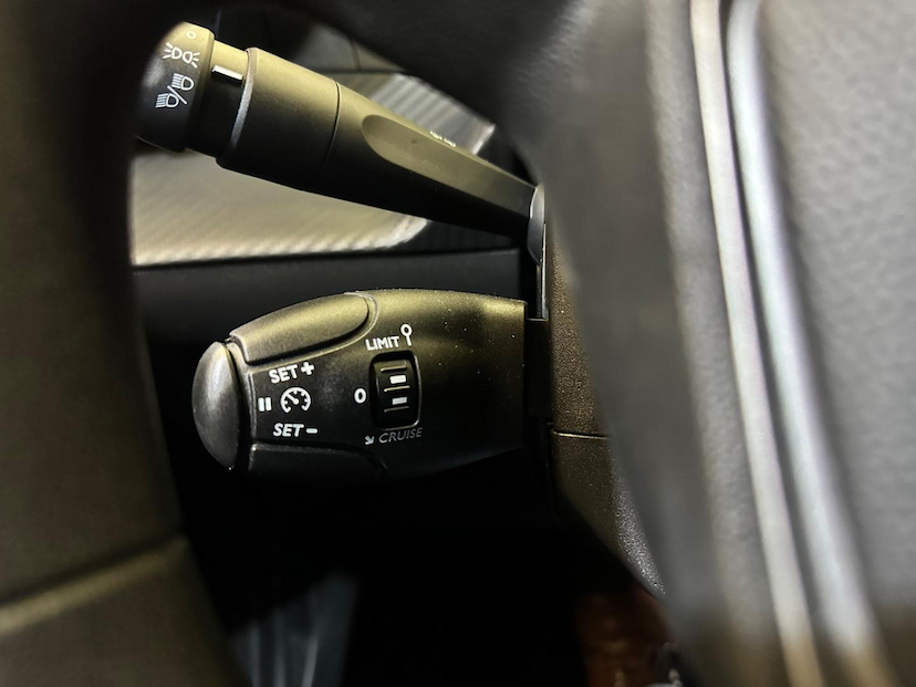 Foto do veículo PEUGEOT 208  ACTIVE AT1 2023 62.777 KM 76.900,00