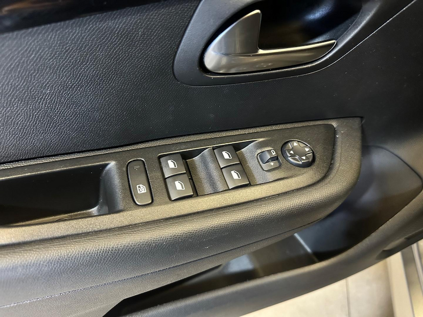 Foto do veículo PEUGEOT 208  ACTIVE AT1 2023 62.777 KM 76.900,00